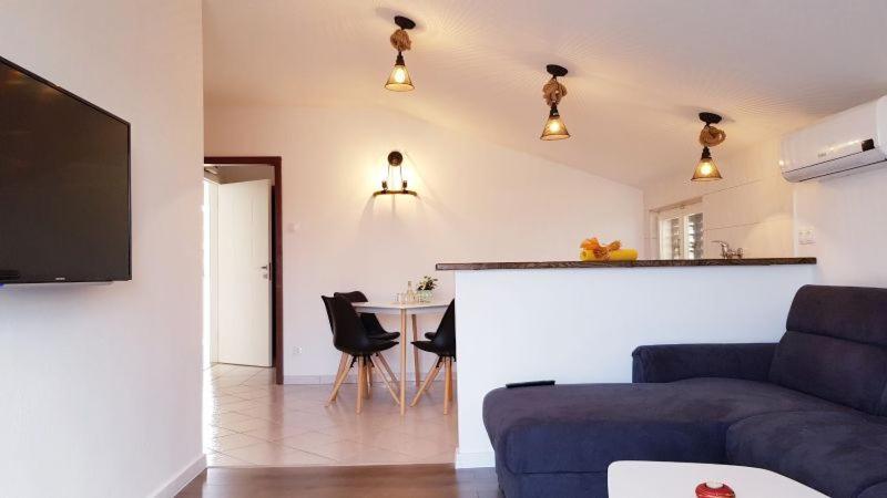 Apartment Mirjana Водице Екстериор снимка